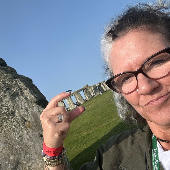 Meet your Posher! - Picture 3 of 14